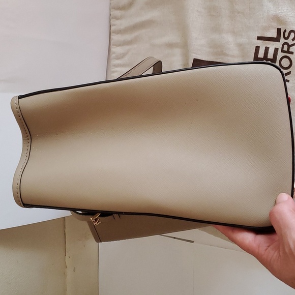 🤩New authentic Mikael kors jer set travel handbag - Picture 6 of 17